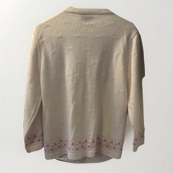 Vintage 70’s Billie Jo Women’s White Cardigan Sweater Floral Grandma Core Preppy - Picture 3 of 4